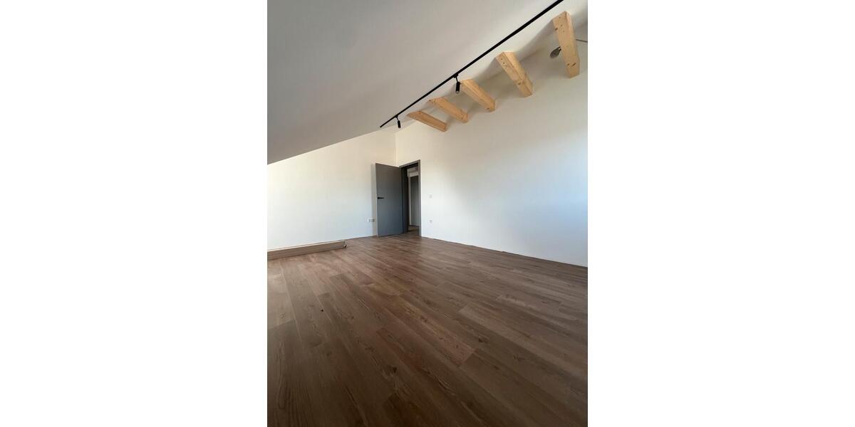 Dachgeschoßwohnung Alsfeld - 3.5 Zimmer, 85 m&sup2;, 900&euro; | Angebot:26110685