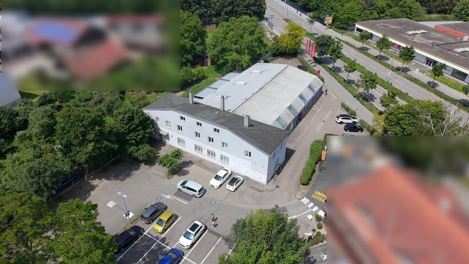 Vielseitige GewerbeImmobilie mit flexibler Raumaufteilung und Top-Anbindung in Königswiesen!