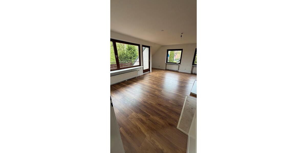 Dachgeschoßwohnung Hamburg Wandsbek - 3 Zimmer, 130 m&sup2;, 1.620&euro; | Angebot:26409655