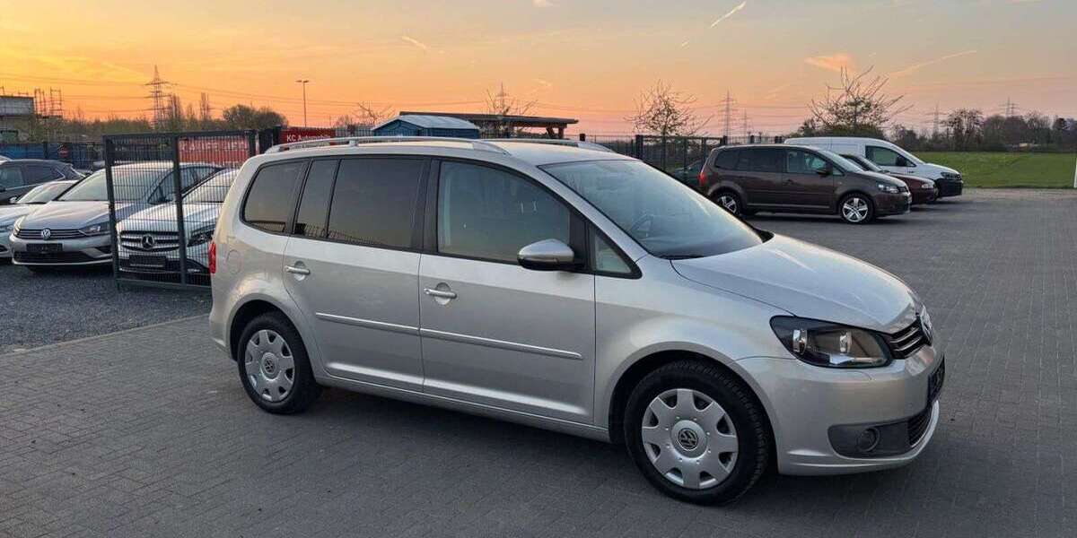 VW Touran 139.000 km 8.999 &euro; Wesseling 50389