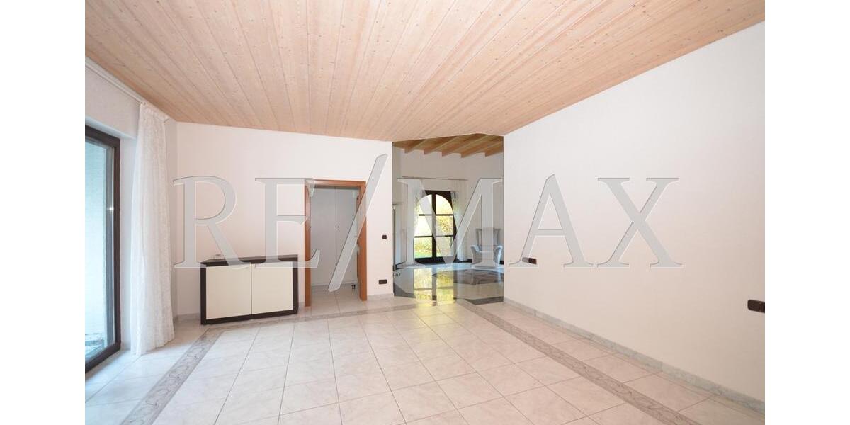 Einfamilienhaus Idstein - 5 Zimmer, 185 m&sup2;, 1.800&euro; | Angebot:26065494