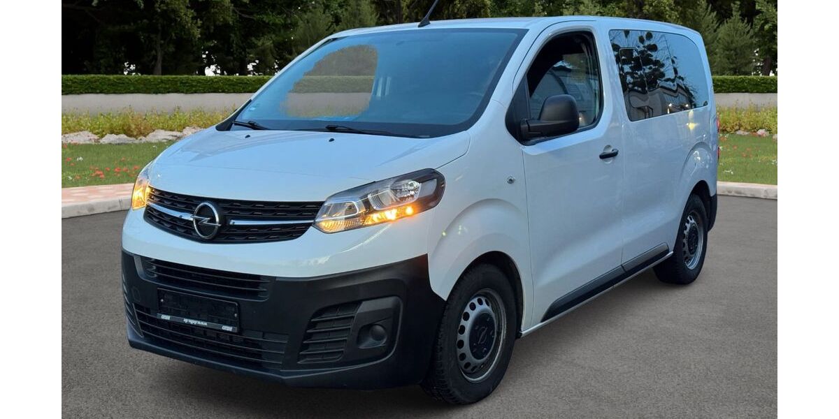 Opel Vivaro 233.000 km 12.900 &euro; Aachen 52080