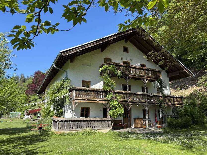 Haus zum Kaufen in Gars am Inn 1.790.000 € 280 m²