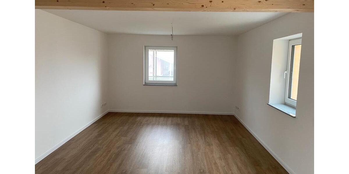 Etagenwohnung Jandelsbrunn - 4 Zimmer, 96 m&sup2;, 910&euro; | Angebot:25405456