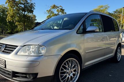 VW Touran 221.000 km 2.800 &euro; Sindelfingen 71067