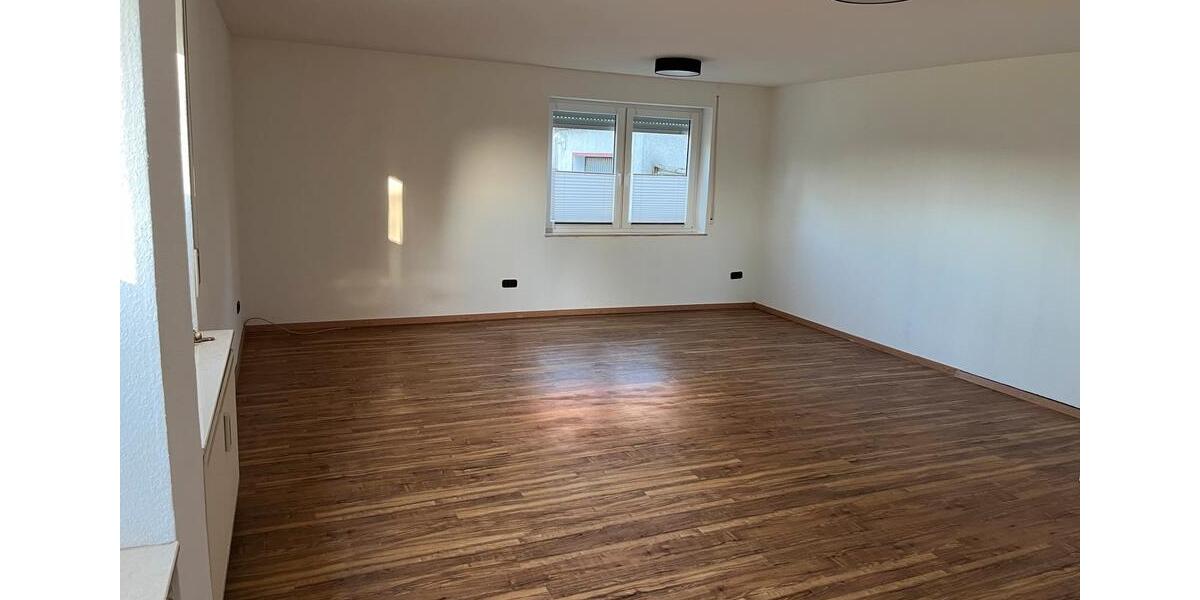 Hochparterre Borken (Hessen) - 3 Zimmer, 107 m&sup2;, 1.100&euro; | Angebot:26551694