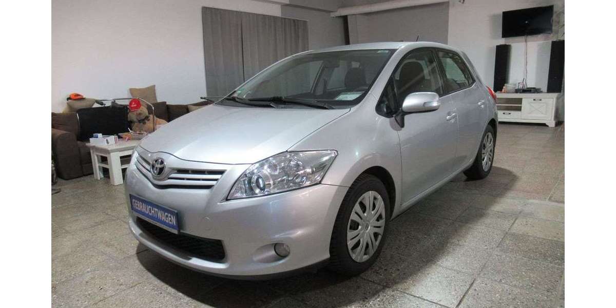Toyota Auris 75.650 km 6.840 &euro; Schmölln 04626