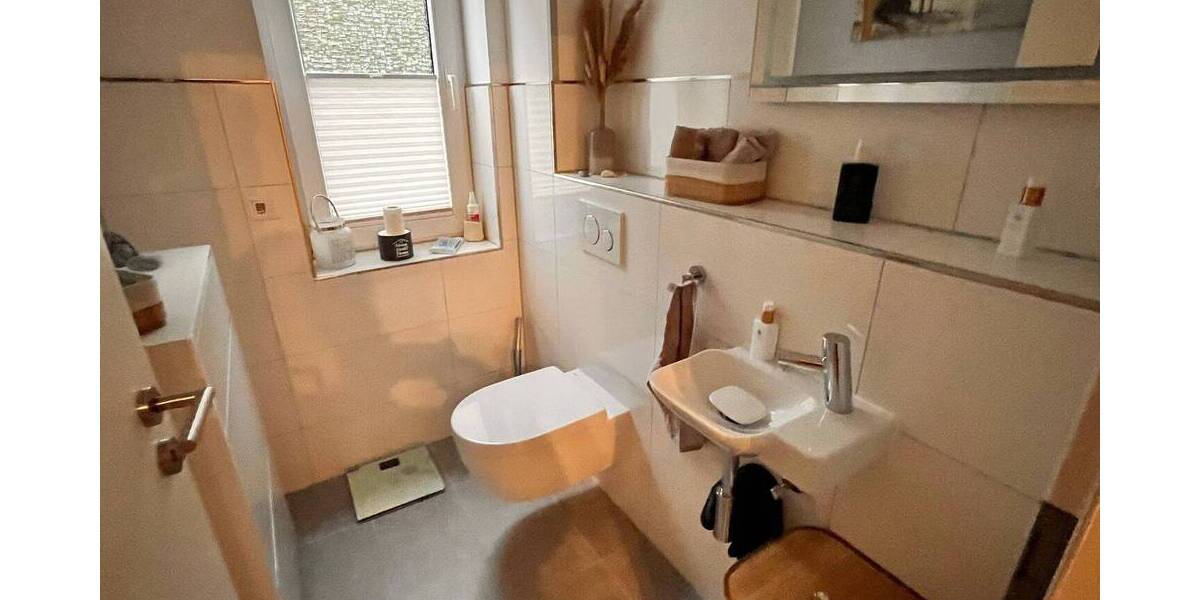 Etagenwohnung Velbert Mitte - 5 Zimmer, 91 m&sup2;, 279.000&euro; | Angebot:26345138