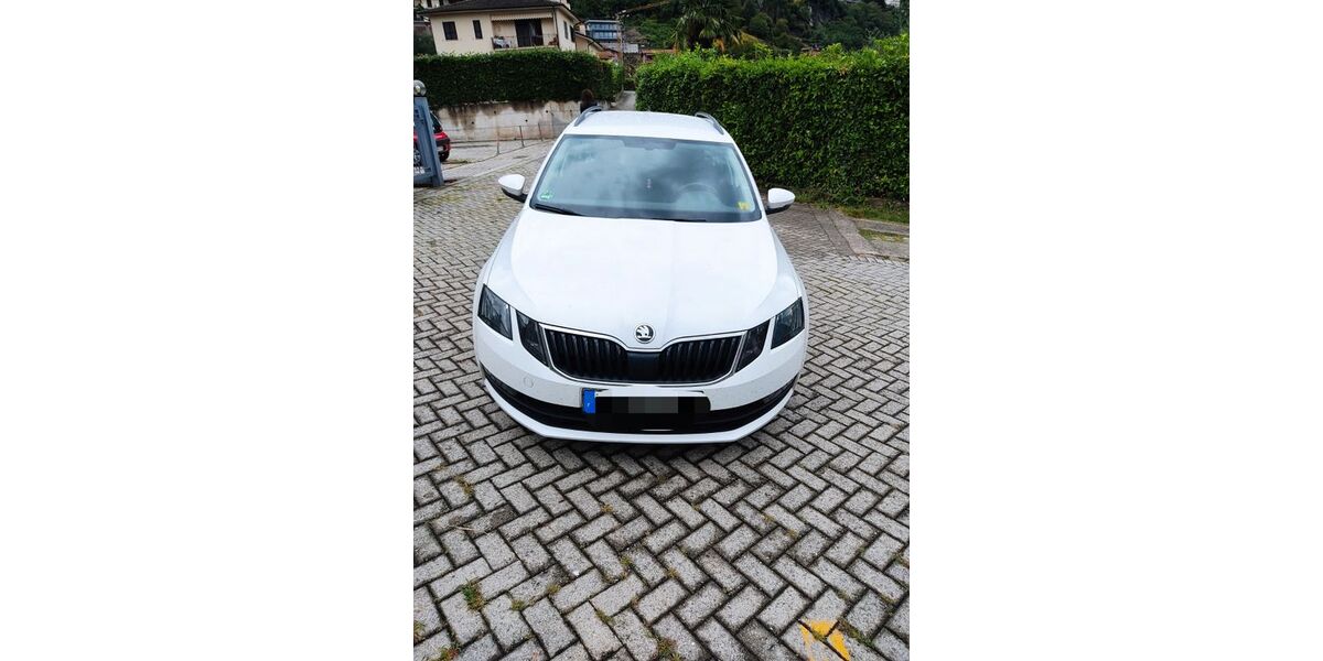 Skoda Octavia 215.000 km 9.900 &euro; Donaueschingen 78166