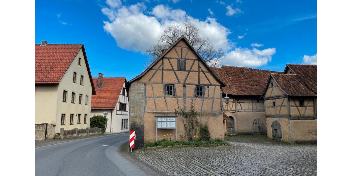 Einfamilienhaus Oberstreu - 8 Zimmer, 206 m&sup2;, 345.000&euro; | Angebot:26579521