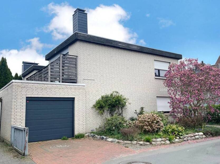 Zentrale Lage - Helle 3-ZKB-Wohnung nähe des historischen Pferdemarktes in Oldenburg zu Verkaufen !