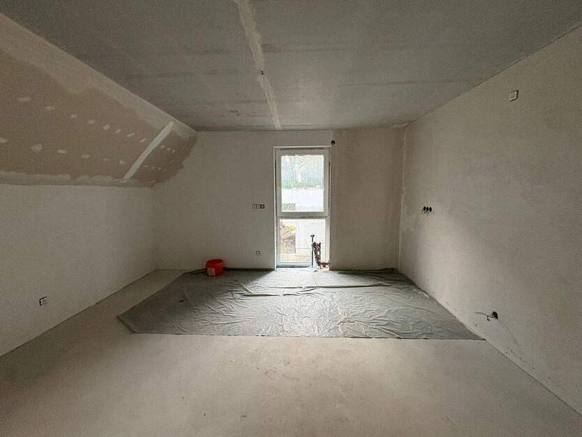 Attraktives Sanierungsprojekt für Handwerker: Etagenwohnung mit Restarbeiten zu verkaufen! 3 zimmer