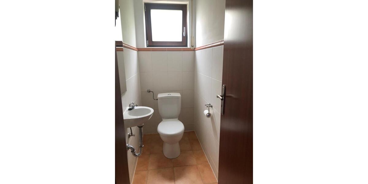 Etagenwohnung Waldbüttelbrunn - 3 Zimmer, 92 m&sup2;, 1.550&euro; | Angebot:26690733
