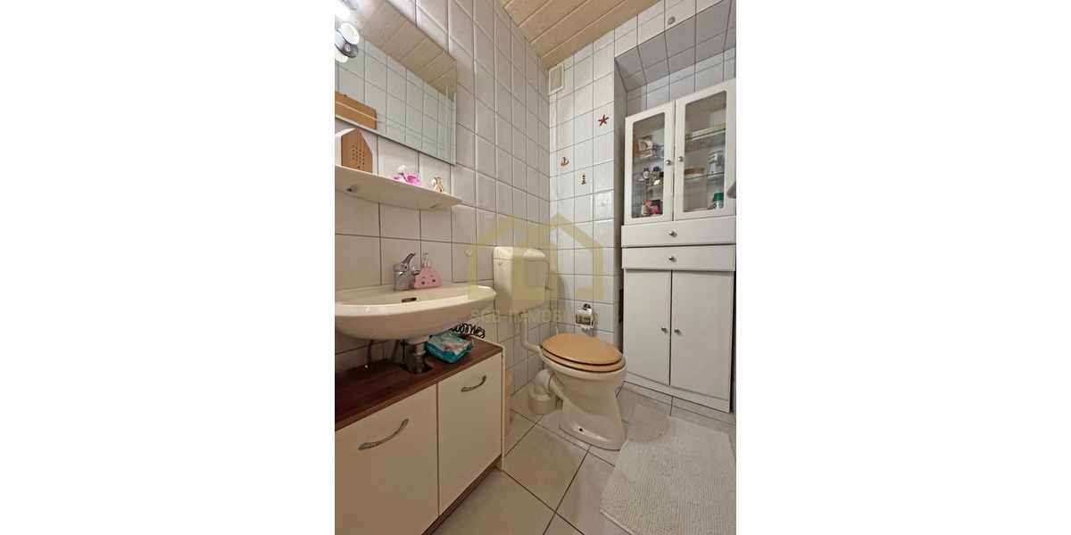 Achim: 5-Zimmer-Reihenhaus mit Garten, EBK & ausgebautem Dachgeschoss + Garage - Reihenmittelhaus Achim | Angebot:26635096