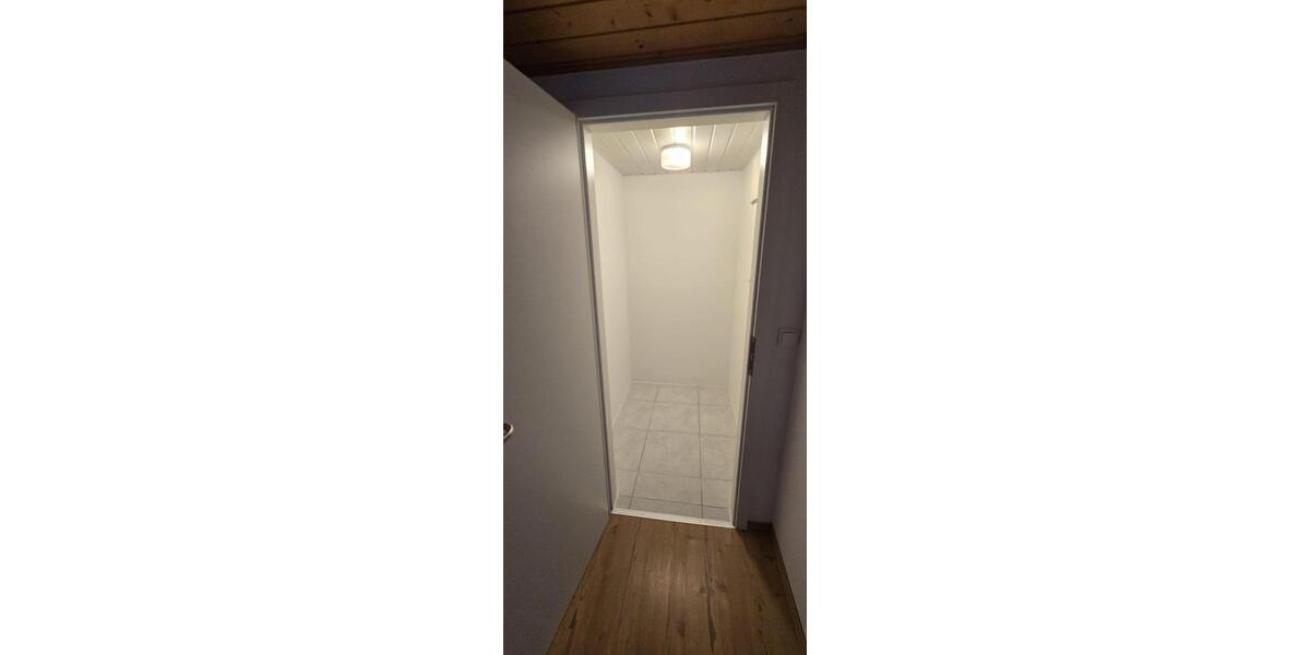 NEU sanierte 3-Raum Wohnung mit neuer Einbauküche im Stadtzentrum von Treuen 3 zimmer