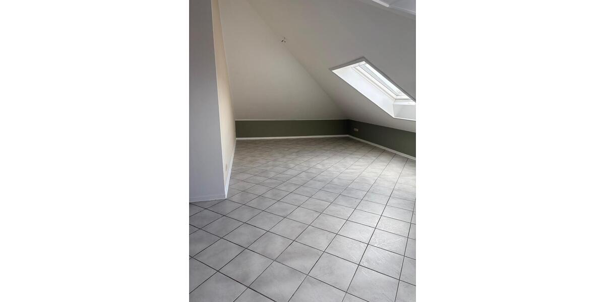 Dachgeschoßwohnung Gangelt - 2 Zimmer, 68 m&sup2;, 700&euro; | Angebot:25444000