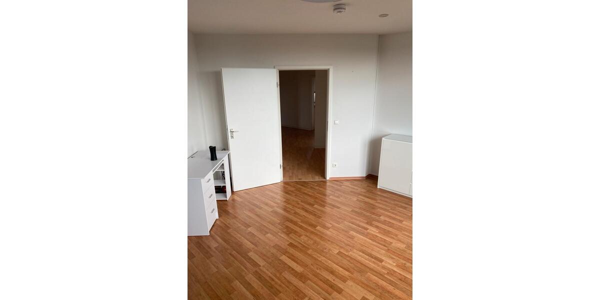 Erdgeschoßwohnung Plauen Bahnhofsvorstadt - 3 Zimmer, 115 m&sup2;, 160.000&euro; | Angebot:26726669