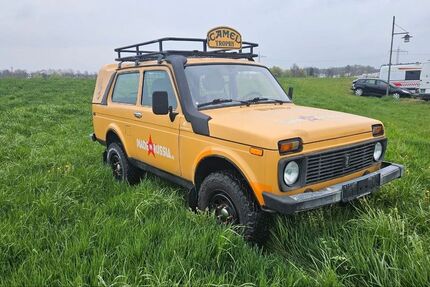 Lada Niva 134.888 km 5.900 &euro; Stephanskirchen 83071