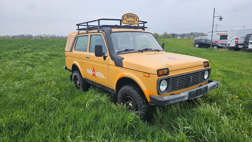Lada Niva 134.888 km 5.900 &euro; Stephanskirchen 83071