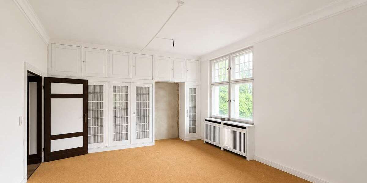 Denkmalgeschützte Fabrikantenvilla an der Weser – Parkgrundstück mit drei zusätzlichen Bauplätzen - Villa Vlotho | Angebot:27254373