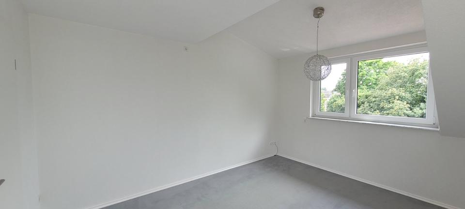 Dachgeschoßwohnung Bretten - 3 Zimmer, 102 m&sup2;, 1.070&euro; | Angebot:25044501