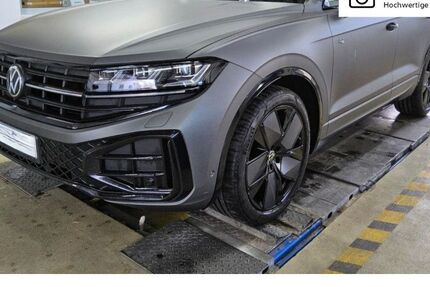 VW Touareg 82.737 km 63.950 &euro; Chemnitz 09113