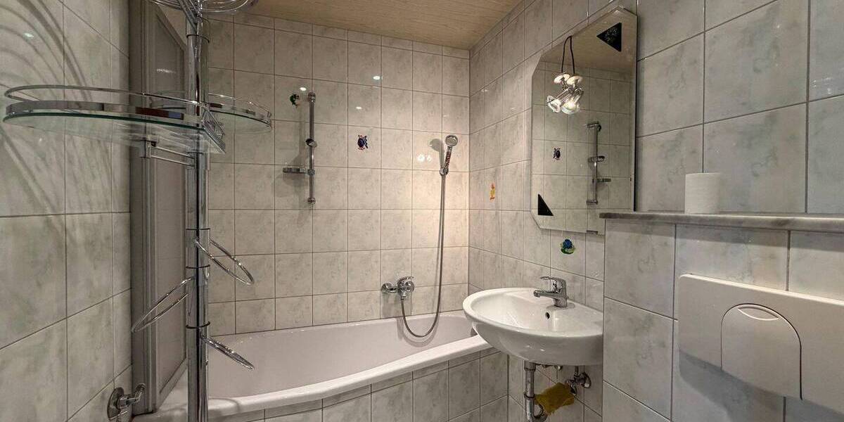 Etagenwohnung Sömmerda - 3 Zimmer, 71 m&sup2;, 48.000&euro; | Angebot:26274332