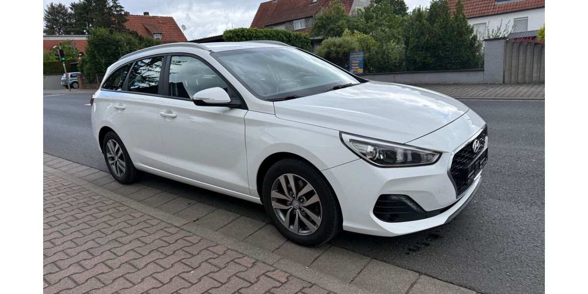 Hyundai i30 210.881 km 7.990 &euro; Rodgau 63110