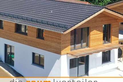 Haus zum Kaufen in Feldkirchen-Westerham 1.098.000 € 219 m² 7 zimmer