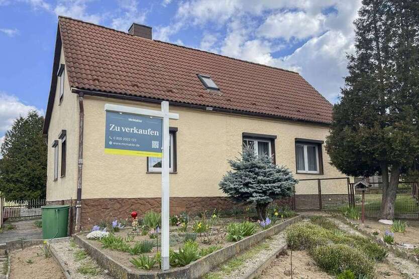 Haus zum Kaufen in Farnstädt 98.000 € 109.02 m²