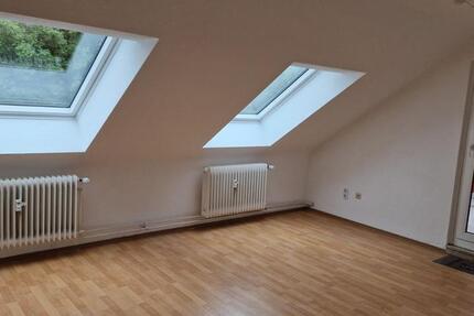 3,5 Zi DG WG in Barsinghausen nach Energetischer Dacherneuerung zimmer