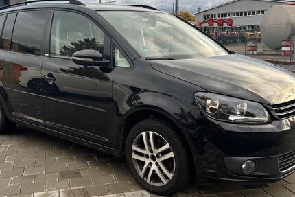 VW Touran 240.000 km 5.990 € Freiburg 79108