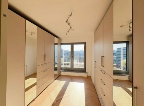Hochwertige 4-Zimmer-Wohnung in 81245 München (ID 1600) - Dachgeschoßwohnung München München | Angebot:26512099