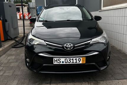 Toyota Avensis 174.502 km 8.200 &euro; Korntal 70825