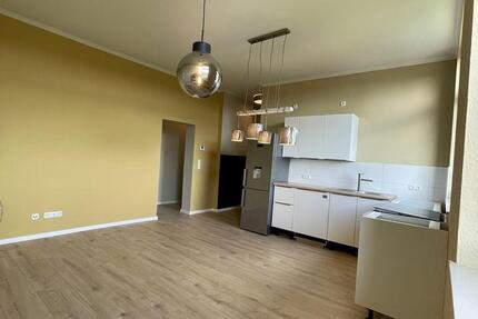 Frisch sanierter 4-Zi. Altbauwohnung, inkl. Küche 4 zimmer