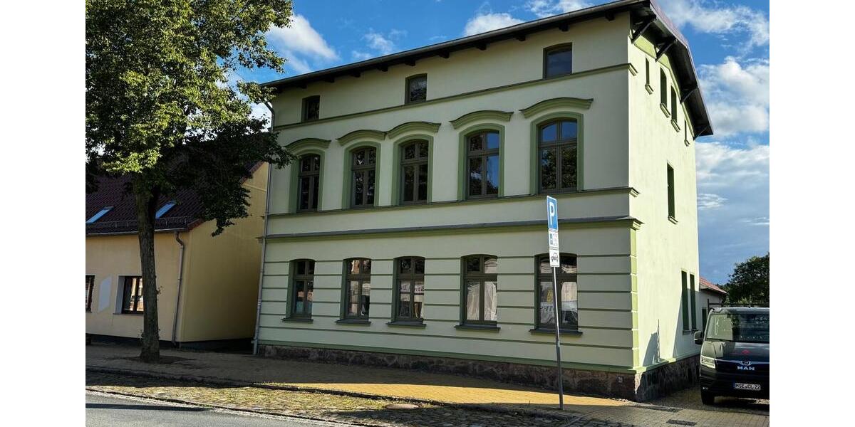 Kernsanierte Dachgeschosswohnung mit Altbaucharme 3 zimmer