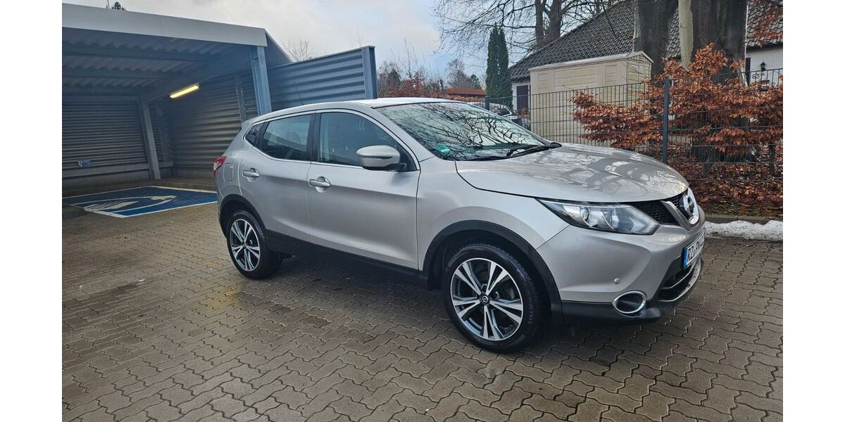 Nissan Qashqai 117.500 km 9.350 &euro; Schwarzenbek 21493