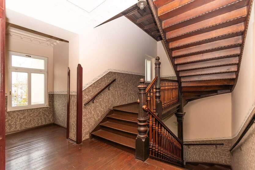 VOLLVERMIETUNG UND BESTLAGE Immobilienpaket mit 5 Wohneinheiten in Leipzigs Südvorstadt 1 zimmer