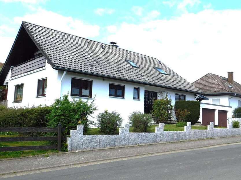 Haus zum Kaufen in Taunusstein 675.000 € 260 m²
