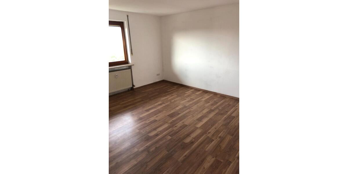 Etagenwohnung Roding - 4 Zimmer, 131 m&sup2;, 800&euro; | Angebot:26651974