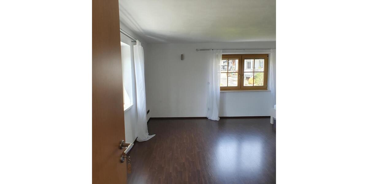 Einfamilienhaus Hauzenberg - 6 Zimmer, 210 m&sup2;, 450.000&euro; | Angebot:26479181