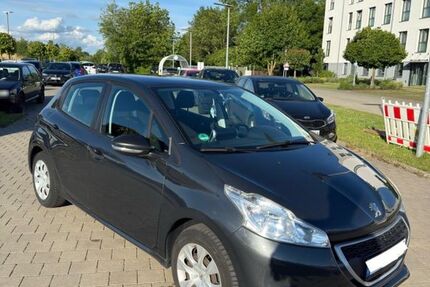 Peugeot 208 104.000 km 4.660 &euro; Leipzig 04158