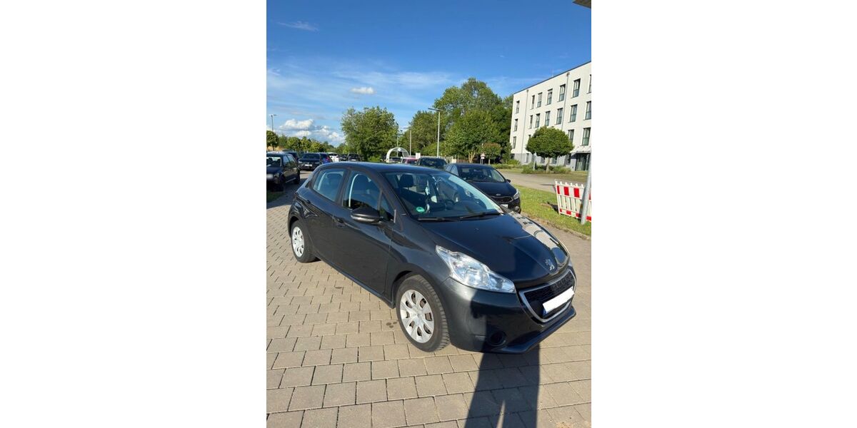 Peugeot 208 104.000 km 4.660 &euro; Leipzig 04158