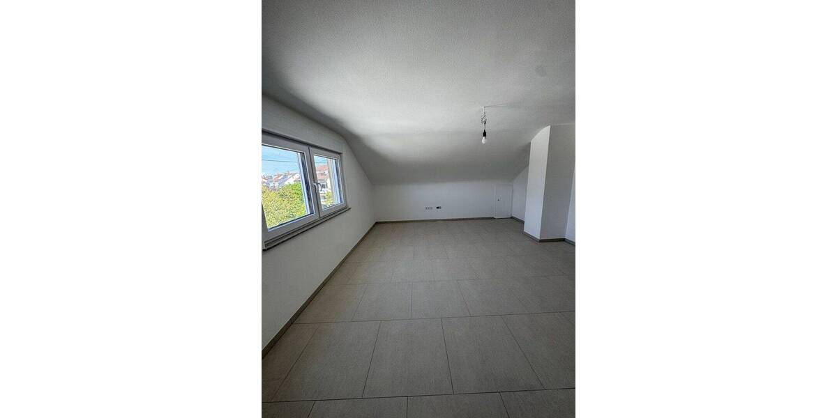 Etagenwohnung Backnang - 3 Zimmer, 74 m&sup2;, 1.100&euro; | Angebot:26914859