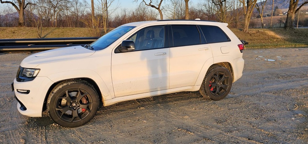 Jeep Grand Cherokee 178.000 km 22.500 € Dürbheim 78589