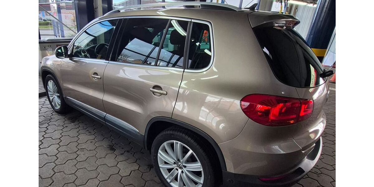VW Tiguan 82.000 km 13.900 &euro; Bonn 53121