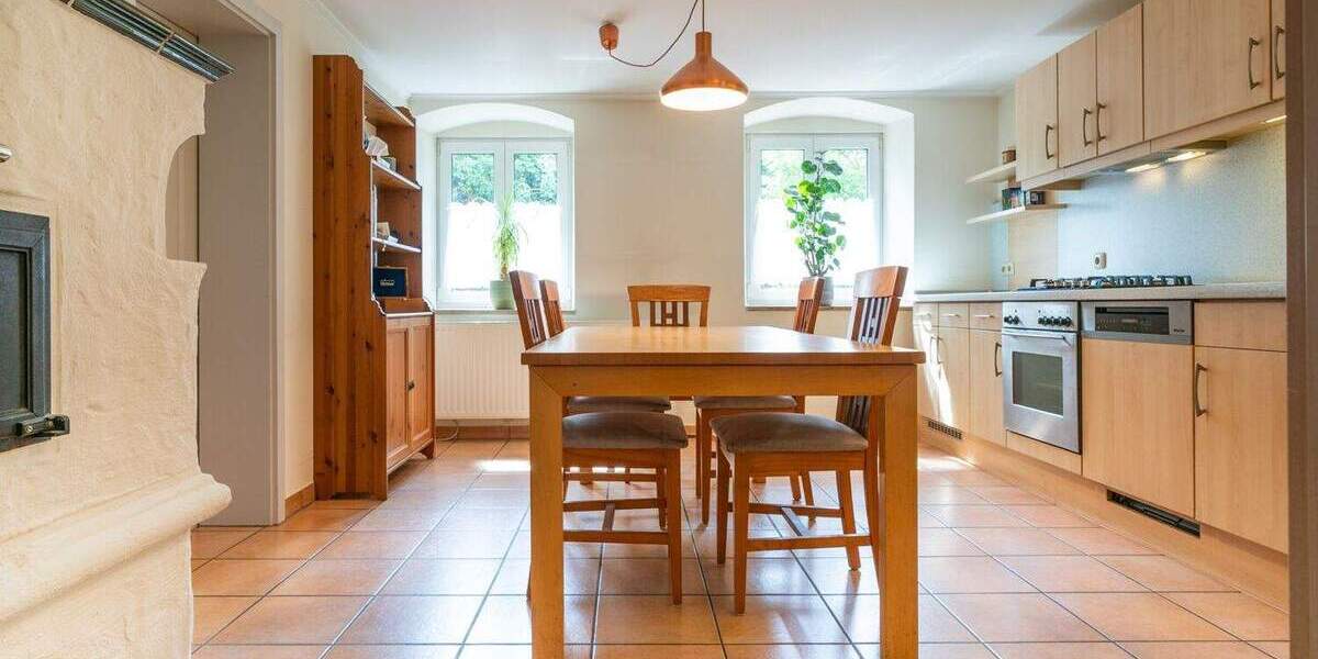 Einfamilienhaus Fünfstetten / Nußbühl Fünfstetten - 8 Zimmer, 301 m&sup2;, 1.200.000&euro; | Angebot:25727229
