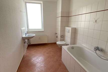 Wohnung Arnstadt - 2 Zimmer, 76 m&sup2;, 575&euro; | Angebot:27352903