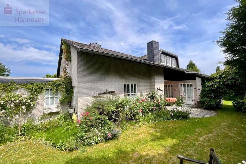 Haus zum Kaufen in Isernhagen 574.000 € 227 m²