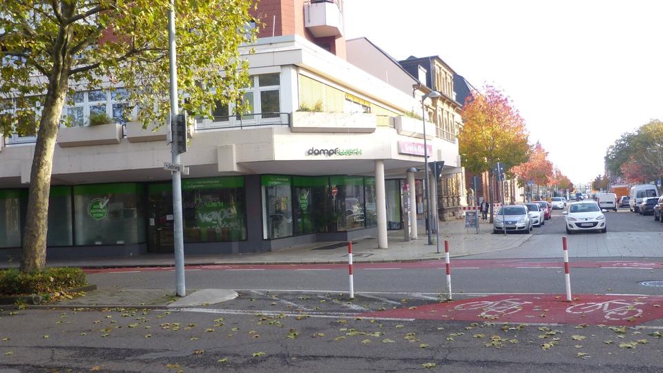 Helles Ladengeschäft mit großer Schaufensterfront - Top-Lage zimmer